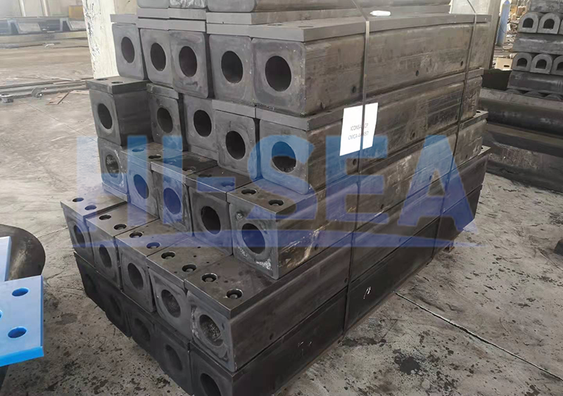 Square Rubber Fender with UHMWPE Pad.png